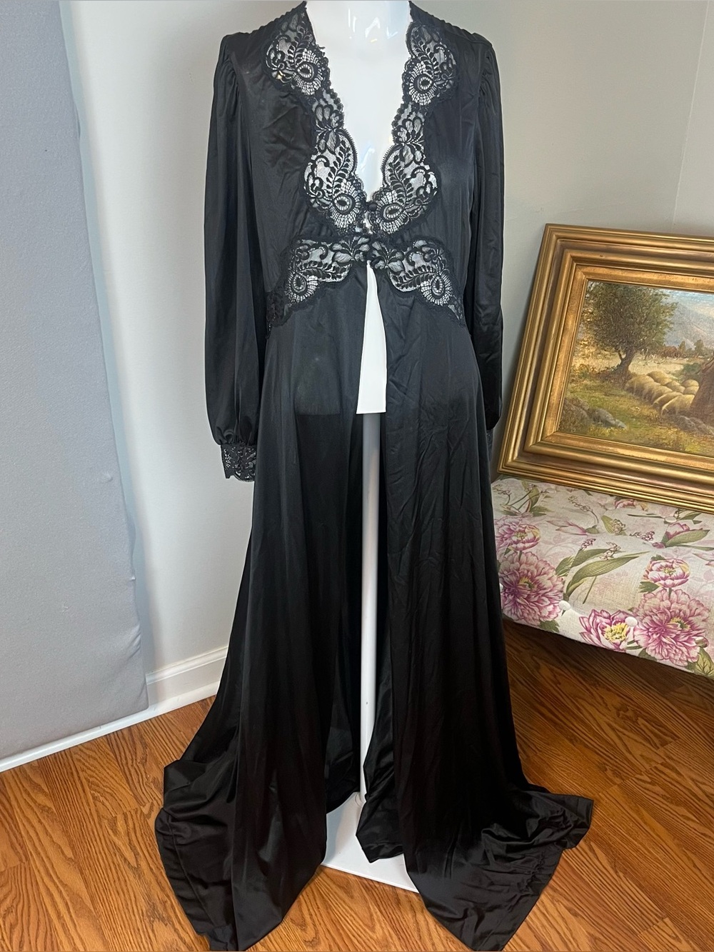 Vtg Vanity Fair Black Satin Lace Maxi Robe Peignoir Sheer Regency Dark Romance M